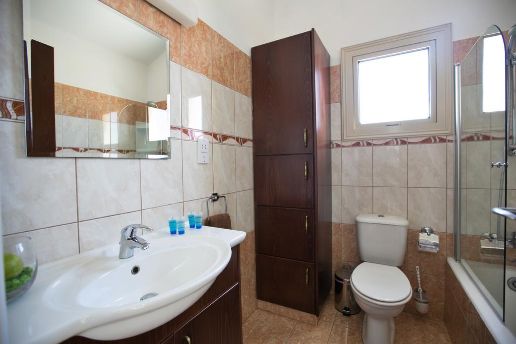 Tonia Seaview Villas Protaras Rom bilde